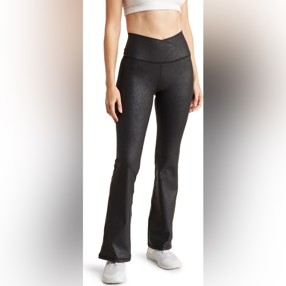 90 DEGREE BY REFLEX Lux Cracked Faux Leather Flare Leggings sz Small-Med- Large - Picture 1 of 3